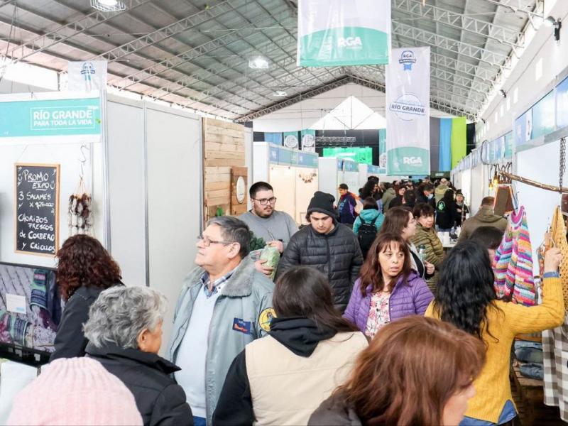 Primera edicin de la Expo Emprender desde el Sur 
