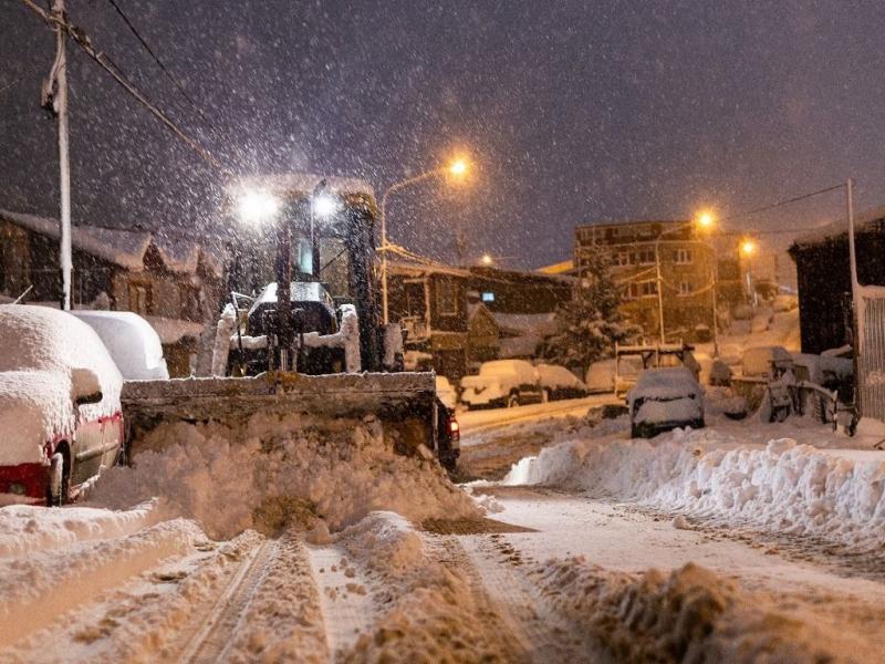 Ante el pronstico de fuertes nevadas, la Municipalidad de Ushuaia avanza con el Operativo Invierno 