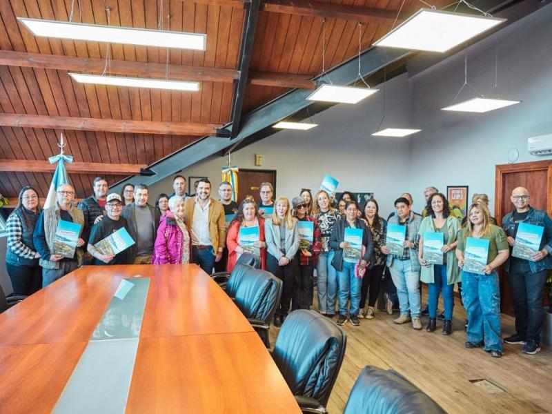 Vuoto entregó 20 títulos de propiedad a familias de Ushuaia