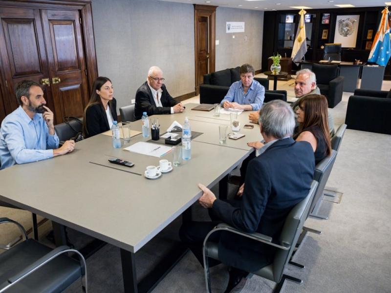 Melella firm� un convenio de cooperaci�n con Newsan 