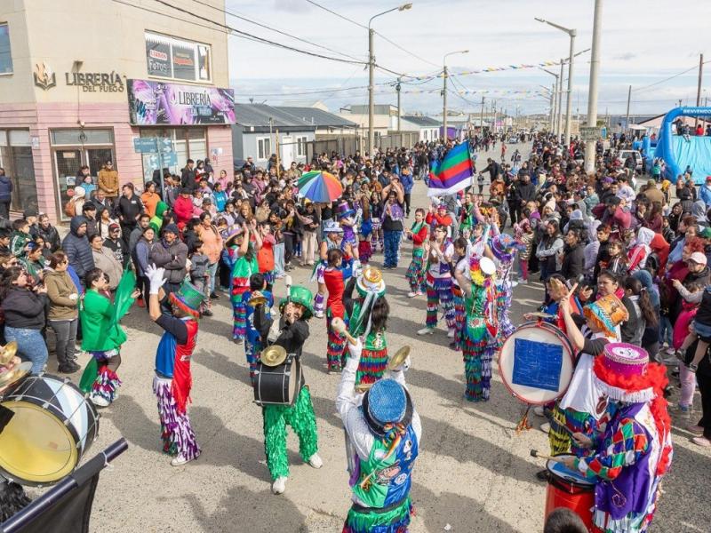 R�o Grande vivi� el primer carnaval barrial 2026 en la zona sur 