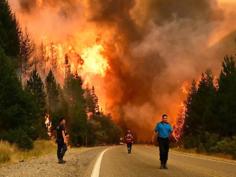 Milei baj� 78% los fondos para el combate de los incendios