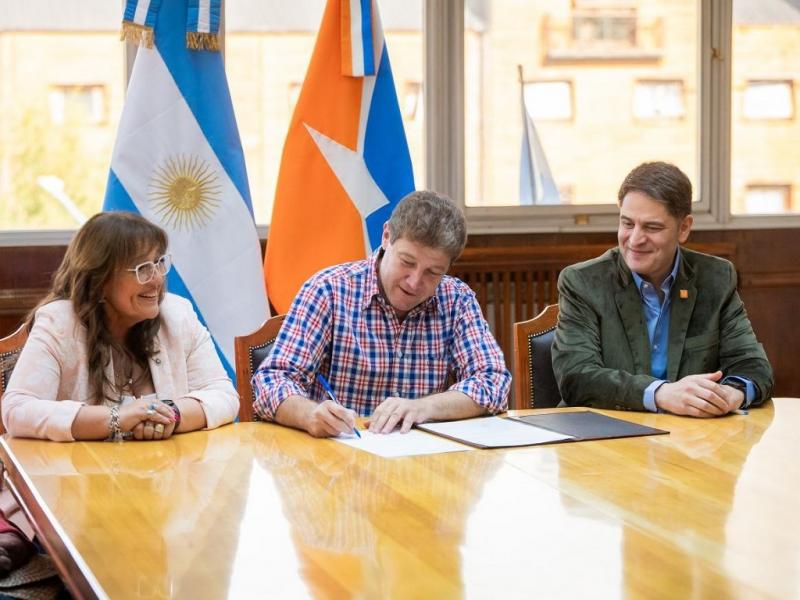 Melella formaliz� las nuevas designaciones en el gabinete provincial 