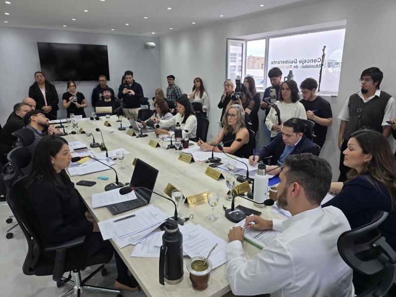 Concejales analizaron una amplia agenda de proyectos con participaci�n de invitados