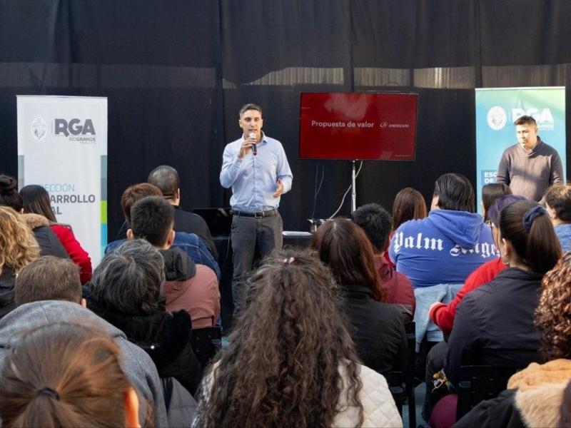 La Escuela de Emprendedores suma beneficios exclusivos para impulsar el crecimiento local 