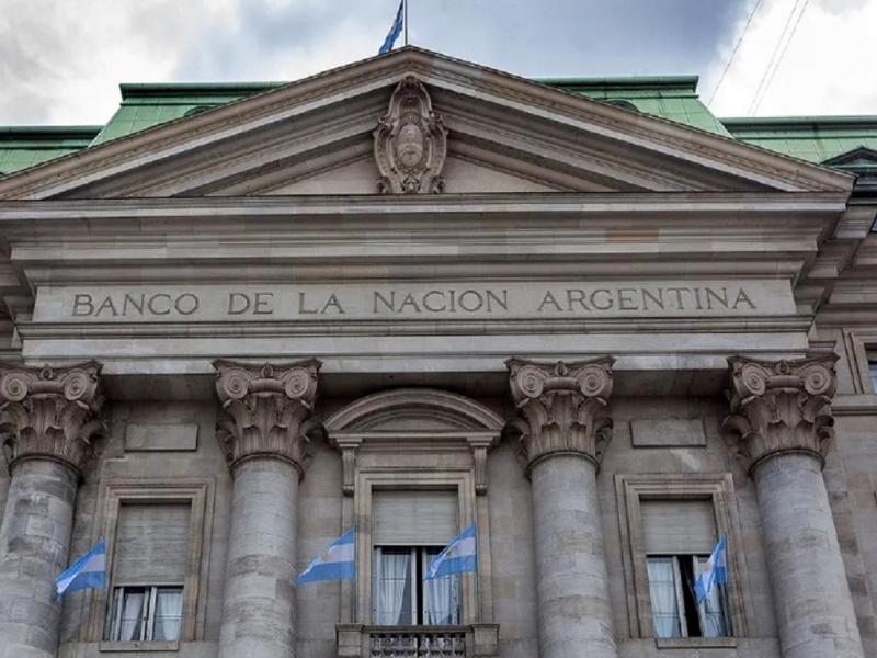 Festival de cr�ditos otorgados por el Banco Naci�n a funcionarios y Parlamentarios libertarios