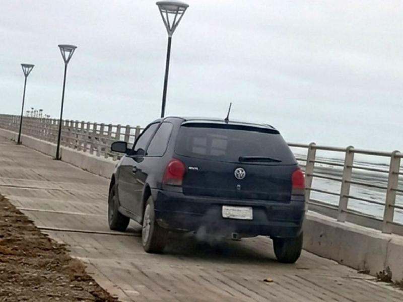 Intervención municipal por arrojar escombros y circular por una vía peatonal