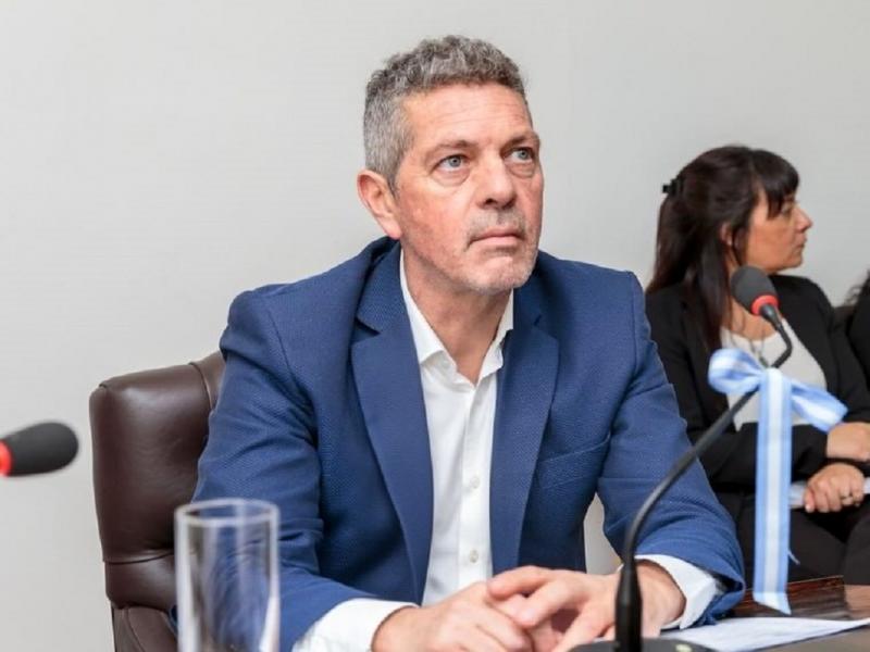 Löffler impulsa una ley para aliviar el endeudamiento de las familias fueguinas