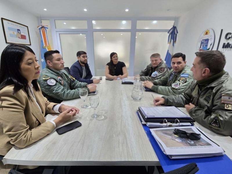 Concejales de R�o Grande recibieron a autoridades de la Fuerza A�rea Argentina