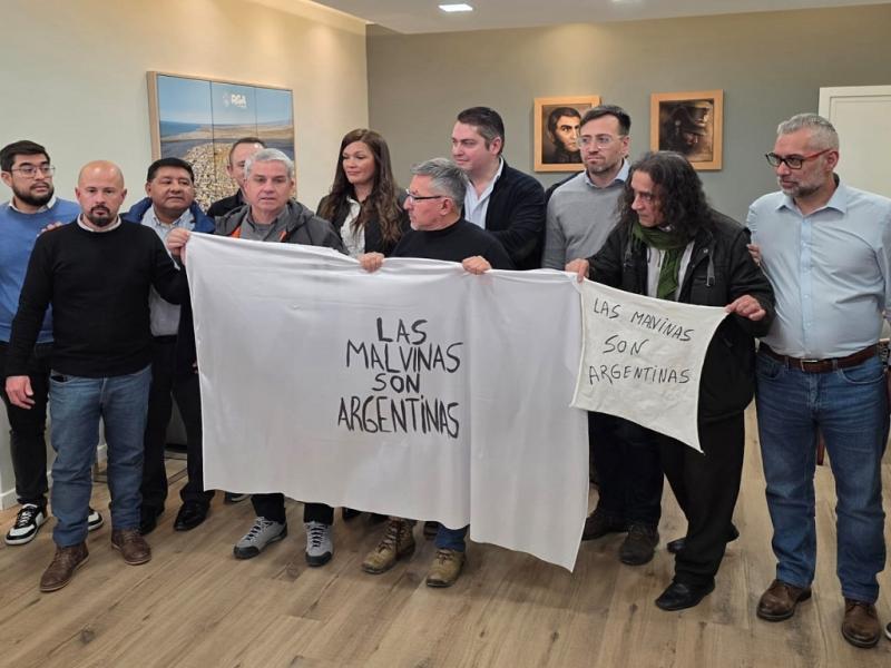 Concejales de Río Grande acompañaron la presentación judicial para frenar la explotación petrolera en Malvinas