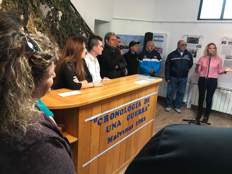 La muestra estar abierta al pblico de lunes domingo de 16 a 20 durante todo el mes de abril, detall la Directora de Turismo del Municipio de Ro Grande, Stella Alazard.  