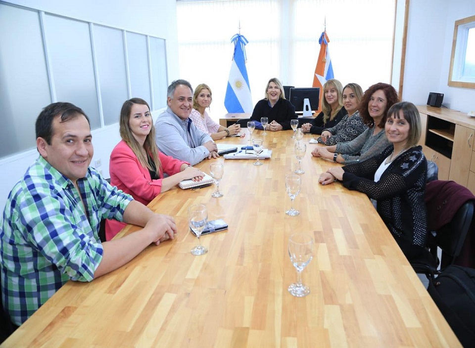 Desde 2005 la ANU-AR lleva adelante diferentes iniciativas que toman los principios y valores de las Naciones Unidas en la bsqueda de la construccin y sostenimiento de la paz mundial, el desarrollo de los valores de la dignidad humana y la libertad. 