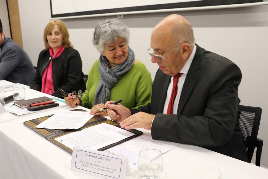 Los Rectores acordaron que el prximo encuentro de la Red Universitaria se llevar a cabo durante la segunda semana de junio del presente ao en la ciudad de Buenos Aires. 