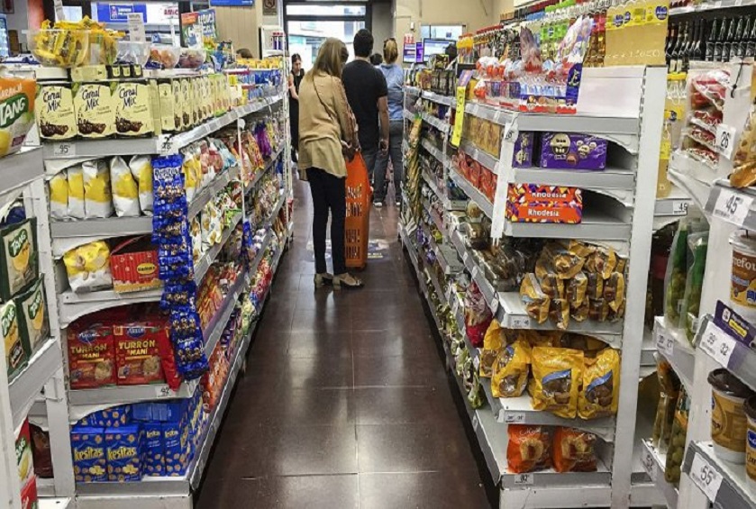 En los ltimos doce meses el IPIB muestra una suba del 67,8% y el IPP del 65,9%, ambos se encuentran diez puntos porcentuales por encima de los precios minoristas.