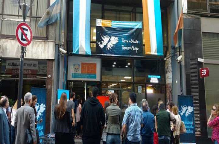 La Casa de la provincia se encuentra en Sarmiento 745 y el horario para justificar el voto es de 10 a 14 horas.