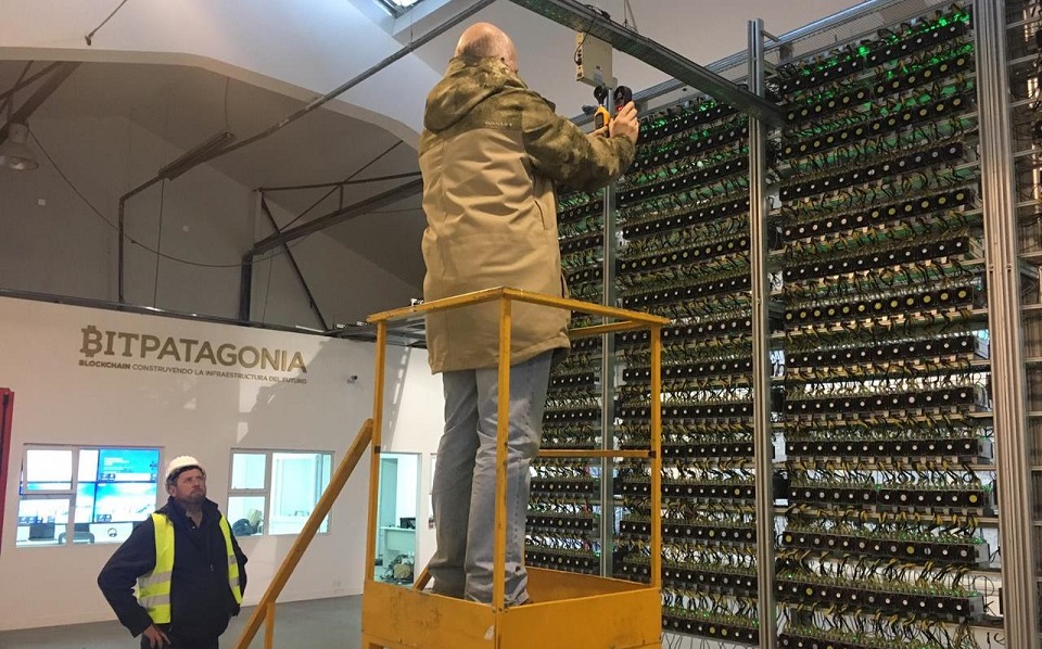 BitPatagonia sigue firme en su eleccin de Tierra del Fuego para desarrollar el negocio y su cantidad de accionistas, todos argentinos. Entre ellos, hay empresarios relevantes del comercio electrnico, la salud y la banca, entre otros rubros.
