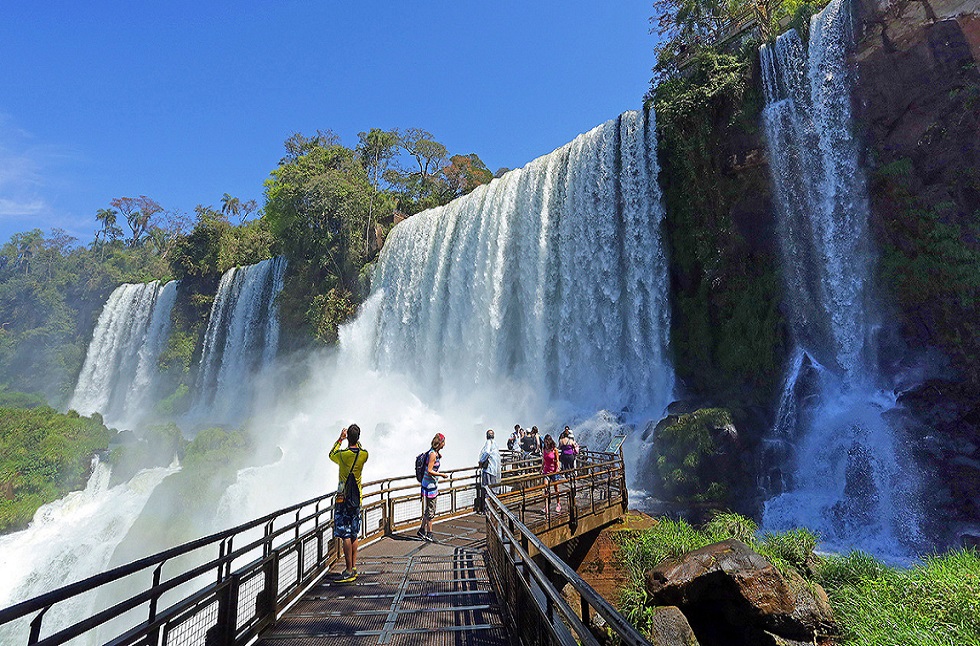 Las Cataratas del Iguaz, uno de los principales destinos tursticos elegidos por los argentinos.