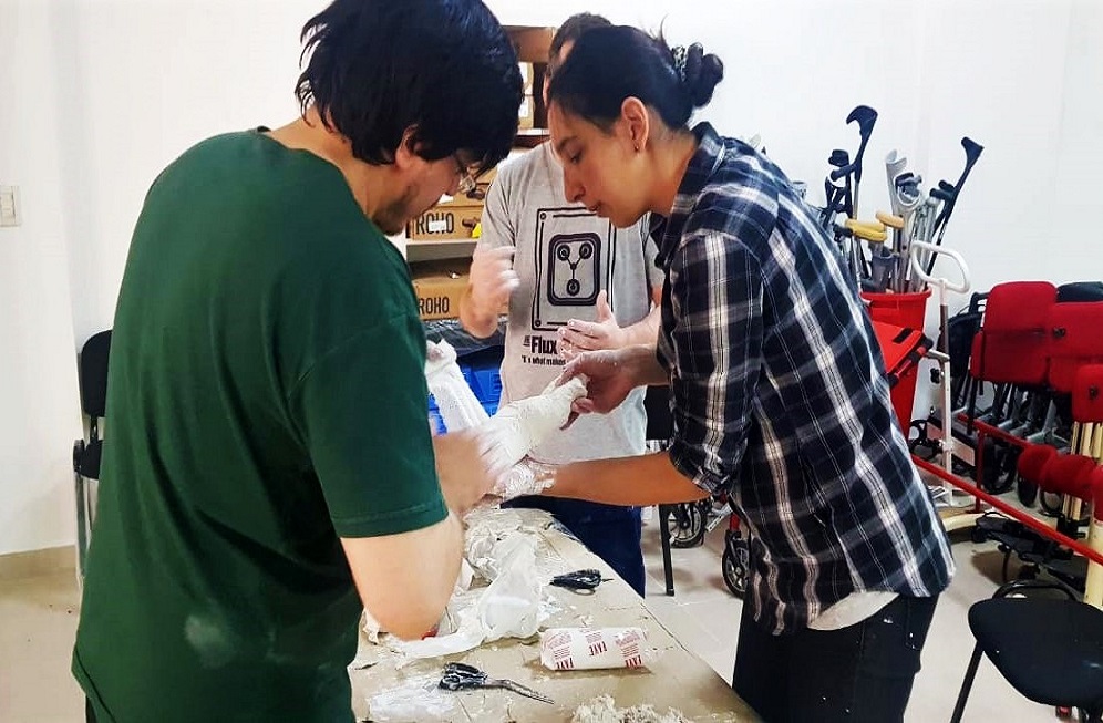 En la Argentina existen solo 5 municipios que trabajan de esta manera y Rio Grande es el nico en la Patagonia que cuenta con este espacio para hacer prtesis para pacientes.