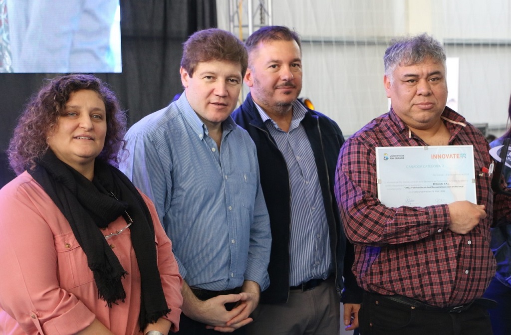 Todos los proyectos ingresados sern evaluados por un Comit de Evaluacin que otorgar puntajes segn los criterios consignados en las Bases y Condiciones, formando un orden de mrito que determinar los ganadores en cada categora. 