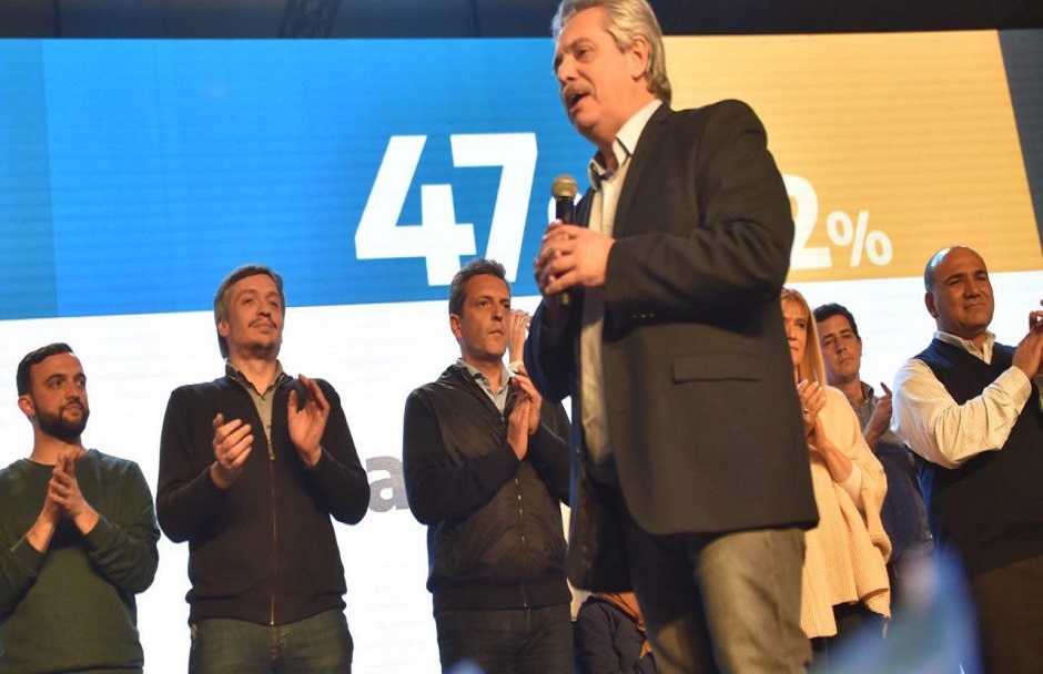 El triunfo del peronismo vaticina para octubre acaso una paliza mayor ya que en esa fecha no se cuentan los votos en blanco. Y como alcanza con superar por apenas un voto el 45 por ciento, Alberto Fernndez es hoy casi un Presidente electo. 
