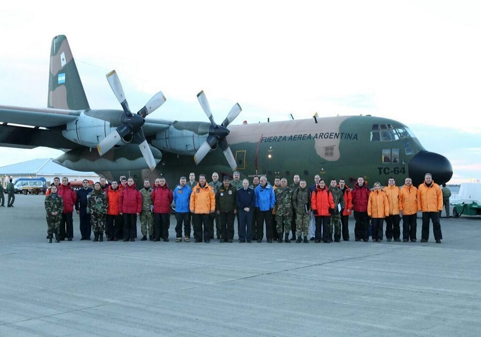 Tanto el aeropuerto internacional Malvinas Argentinas y el internacional de Ro Grande estn prestos a los requerimientos, seal el Vicegobernador Juan Carlos Arcando ante la necesidad de una posible evacuacin desde isla Ross. 