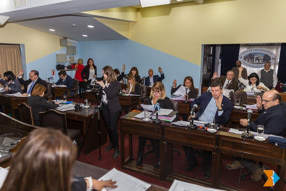 Cabe recordar que la cuentas Argentina Norte, se encuentra ubicada frente a las provincias de Buenos Aires, Ro Negro y Chubut; que la cuenca Austral Marina y cuenca Malvinas Oeste se encuentran frente a la zona norte de la Isla Grande de Tierra del Fuego