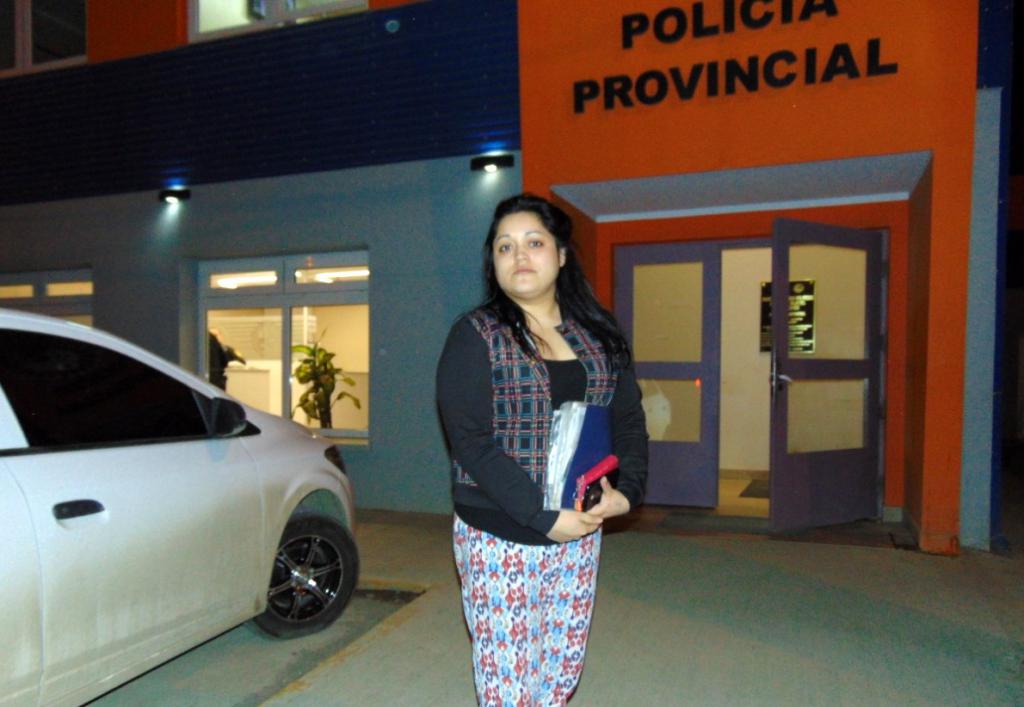 A pesar de que la Cooperativa cuenta con toda la informacin referida a pacientes Electrodependientes, le cortaron la luz a la casa donde reside Laura Prez (foto), mam de una nena ED, quien radic la denuncia en la Comisara Cuarta de Ro Grande.