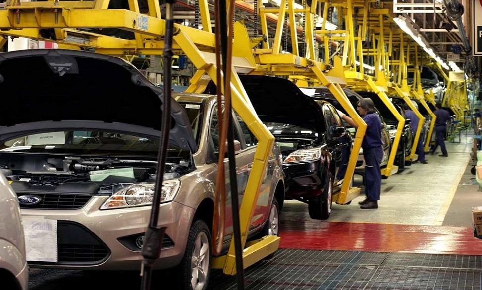 En el acumulado de enero a septiembre, el sector produjo un total de 241.330 unidades (autos y utilitarios), lo que marc una cada de 34,9% en comparacin con las 370.707 unidades que se produjeron en el mismo perodo del ao anterior.