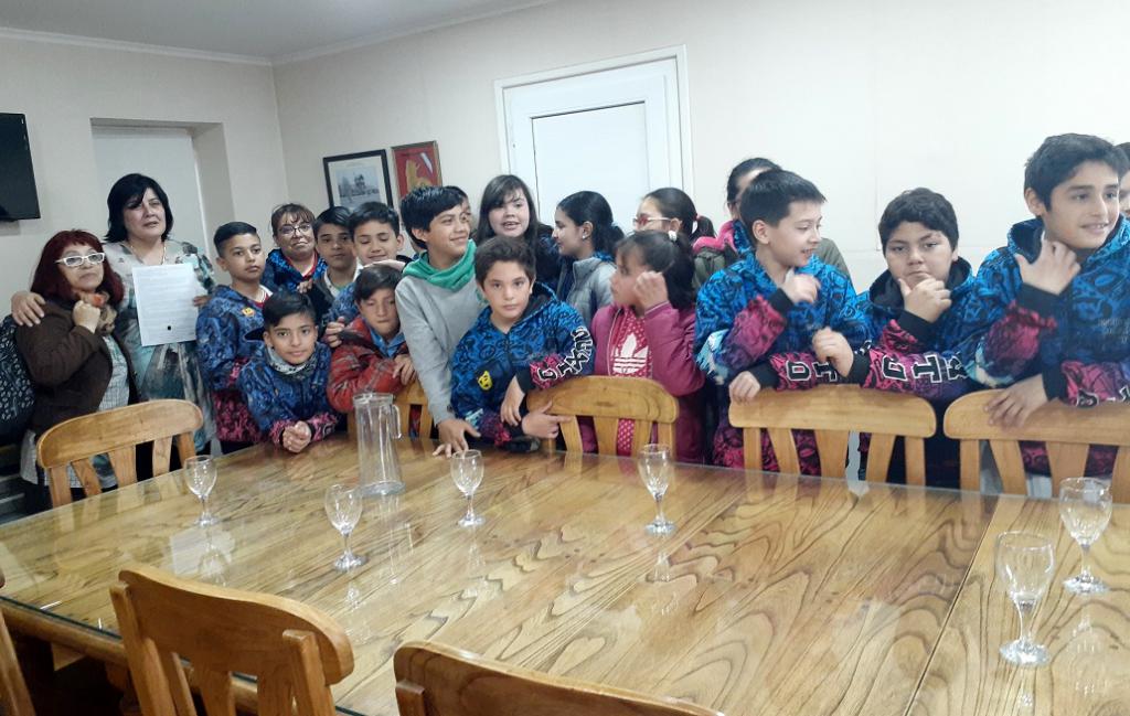 Trajimos al Concejo el resultado de nuestro proyecto que es la generacin de un cdigo QR para algunos de los monumentos porque no llegamos a hacerlos a todos, destacaron las docentes Ninfa Vargas Ferrando y Marcela Romero.