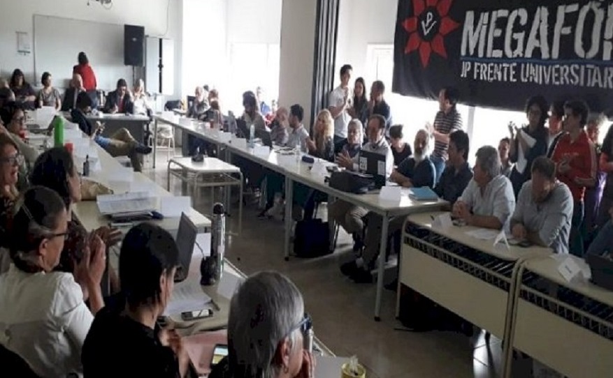 La decisin democrtica busc garantizar la autonoma universitaria, la mayor participacin de los claustros y clarificar las reglamentaciones de la contienda electoral.