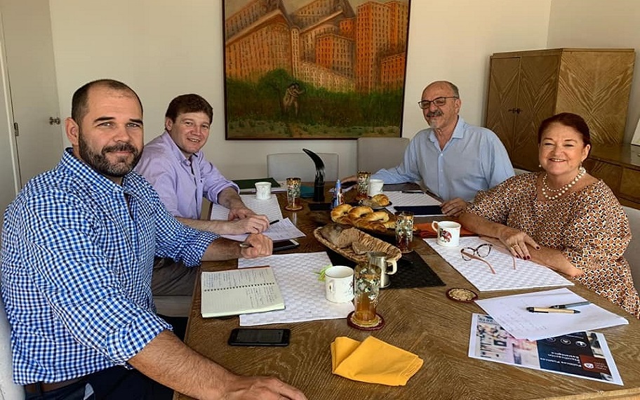 Estuvimos trabajando con Carlos Tomada en distintos proyectos de programas de promocin de empleo para los distintos sectores productivos de la provincia, destac Gustavo Melella. 