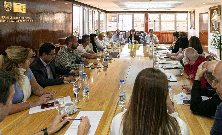 Est claro que necesitamos una ley de emergencia porque lo necesita la provincia. La situacin es muy complicada y hacen falta herramientas para alcanzar soluciones urgentes, sostuvo Agustn Tita.