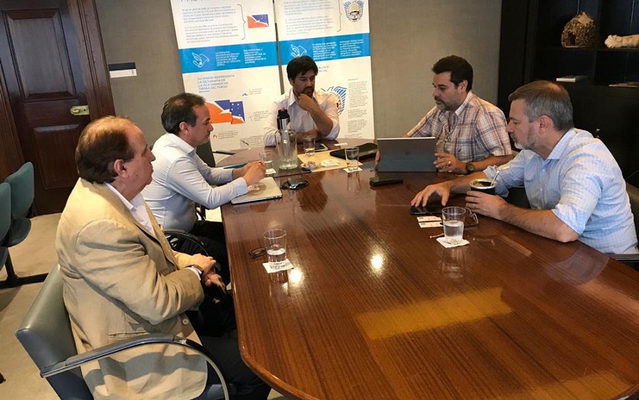 “Estos encuentros permiten tener un menú de propuestas y oportunidades para el desarrollo de negocios, aprovechamiento de los recursos energéticos y la generación de empleo genuino”, resaltó Moisés Solorza.