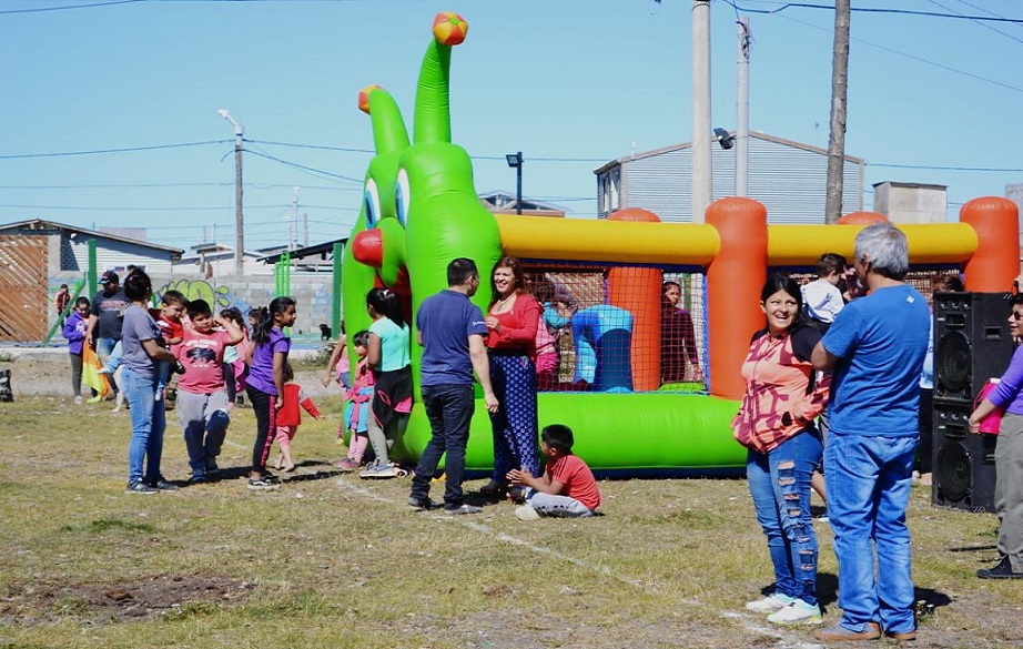 La Secretara de Integracin Comunitaria contina desarrollando actividades en el territorio a travs de Jornadas Solidarias y Recreativas destinada a todas las familias.