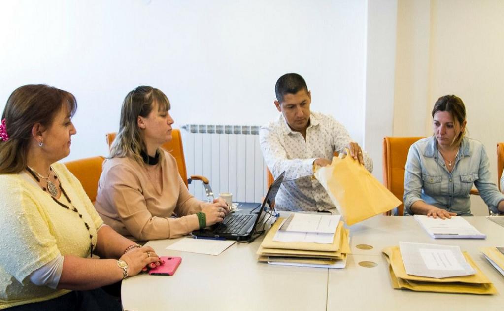 Cabe recordar que desde el inicio de la gestin provincial se plante un plan de trabajo con base en un esquema de semaforizacin de acuerdo a la gravedad de las condiciones edilicias que presenta cada establecimiento. 