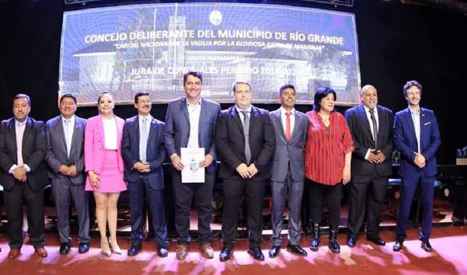 De esta manera se dar cumplimiento a lo dispuesto en el Artculo 85 de la Carta Orgnica Municipal que establece el 15 de febrero como fecha de inicio de la actividad legislativa.
   
