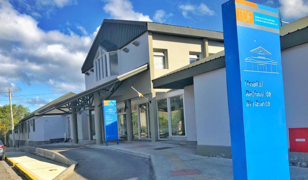 Uno de los casos sospechosos tiene domicilio en otra provincia y se encuentra internado en el Hospital Regional Ro Grande, destacaron desde el Ministerio de Salud de Tierra del Fuego. 