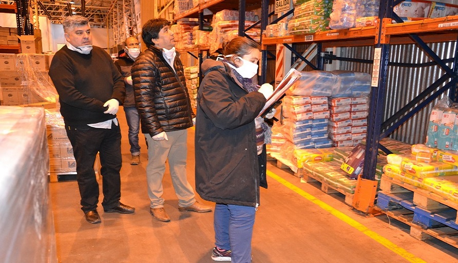 A fin de llevar tranquilidad a la poblacin, el Secretario de Comercio detall los controles realizados en cadenas de supermercados, y asever que no hay ni habr faltantes de insumos en Tierra del Fuego.