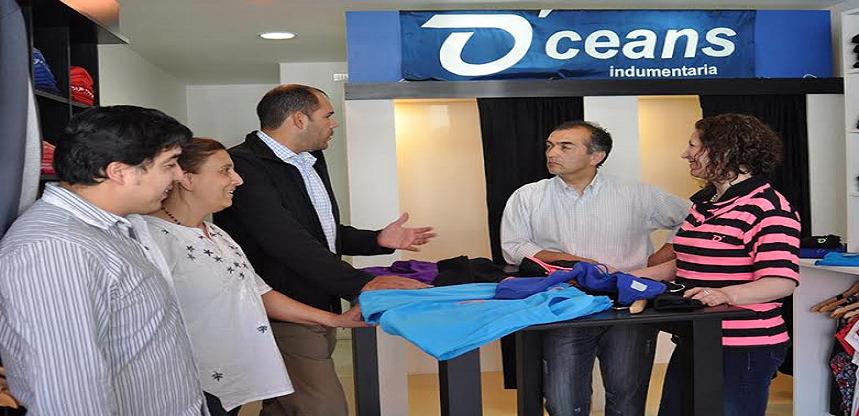 El Municipio de Ro Grande asisiti a emprendimiento familiar de indumentaria y estampados en tela.