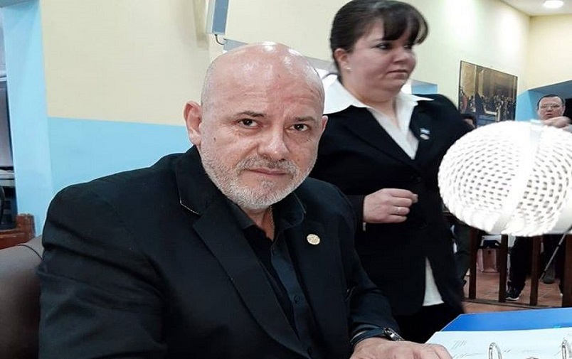 Cuando hablamos de la ley, hablamos de fortalecer porque el Banco de Tierra del Fuego y el Ministerio de la Produccin ya vienen ayudando a los sectores ms afectados, refiri Daniel Rivarola. 
