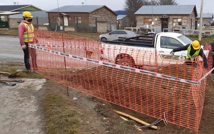 
Los trabajos permitirn habilitar el servicio a casi 300 lotes. La obra fue de las primeras en contar con el protocolo aprobado por el Comit Operativo de Emergencia.