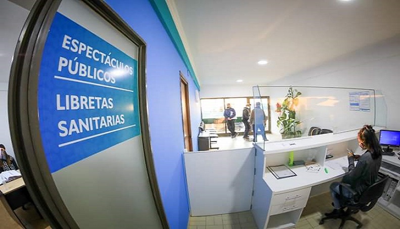 La atencin en la Direccin de Comercio e Industria del Municipio de Ro Grande ser de lunes a viernes, de 9 a 16 horas, y es regulada por un sistema de turnos web que controla la aglomeracin de personas.