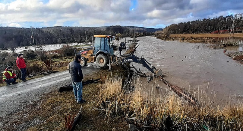 Hemos dejado una mquina en el sector del Ro Turbio para que Defensa Civil del Municipio vaya revisando el comportamiento del caudal, indic Carlos Bargetto, Secretario de Planificacin y Desarrollo Urbano.