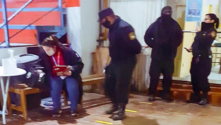 La Secretara de Comercio va a continuar con los controles, tanto en los centros deportivos como en todos los rubros que tiene el comercio, resalt Anbal Chaparro. 