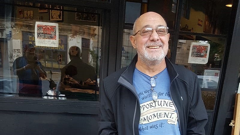 Roberto Carlos Prez, fue autoridad partidaria, en varias oportunidades, del Partido Justicialista en Tierra del Fuego. Ocupo cargo en el PAMI y tambin en el Concejo Deliberante de Ro Grande. 