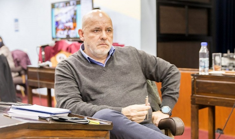 El Legislador Daniel Rivarola (FORJA) es Presidente de la Comisin N 5, Accin Social. Familia y Minoridad. Salud Pblica. Deportes y Recreacin. Vivienda. Tierras Fiscales. Asistencia. Previsin Social y Trabajo, de la Legislatura fueguina.
