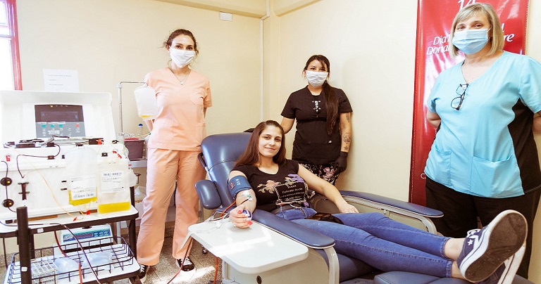 La persona que quiera donar se tiene que acercar al Servicio de Hemoterapia del Hospital de Ro Grande y cumplir con todos los requisitos de cualquier donacin de sangre habitual.