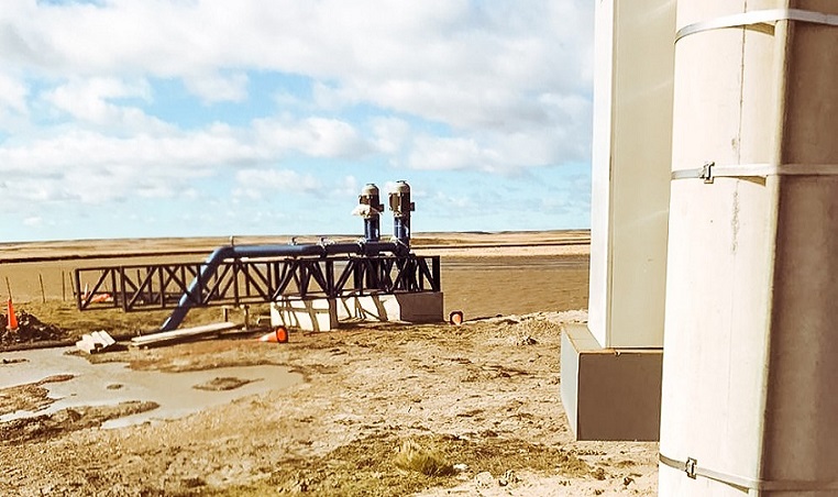 Se finaliz con la colocacin de postes para llegar al pilar de luz, una obra complementaria que no estaba incluida en el proyecto inicial. Este trabajo lo realiza la Cooperativa Elctrica, destac Gabriela Castillo.