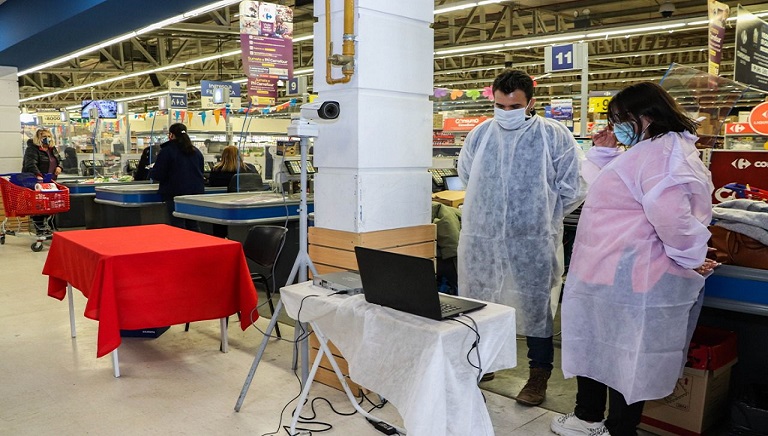 Estamos en la ltima semana de la campaa, que se sum a todas las acciones que llevamos adelante en el marco de pandemia de COVID-19, como la toma de la temperatura a los clientes de supermercados, indic Lucas Corradi. 