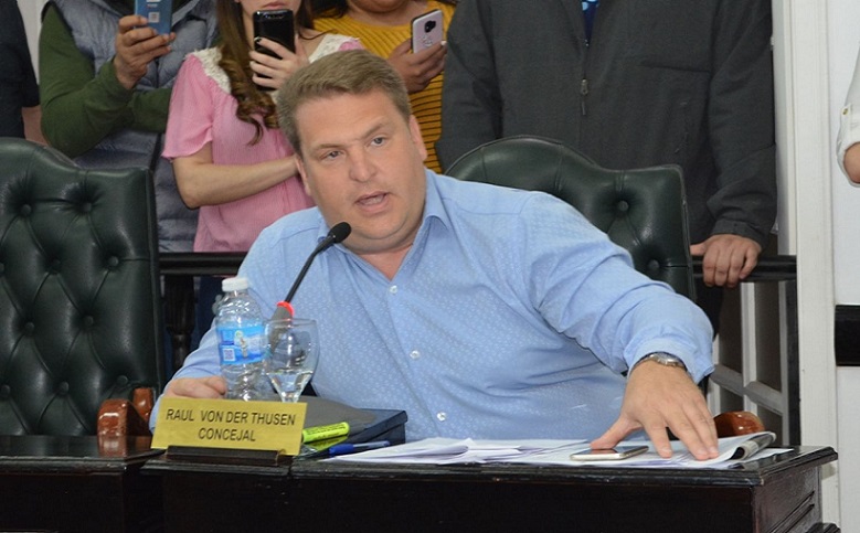 Aprovecho a ponerme a disposicin de su Comisin Directiva para colaborar en lo que sea necesario para comenzar a dar cumplimiento a lo establecido por la Ordenanza Municipal N 895 y que la sede del club sea una realidad, dijo Ral von der Thusen. 